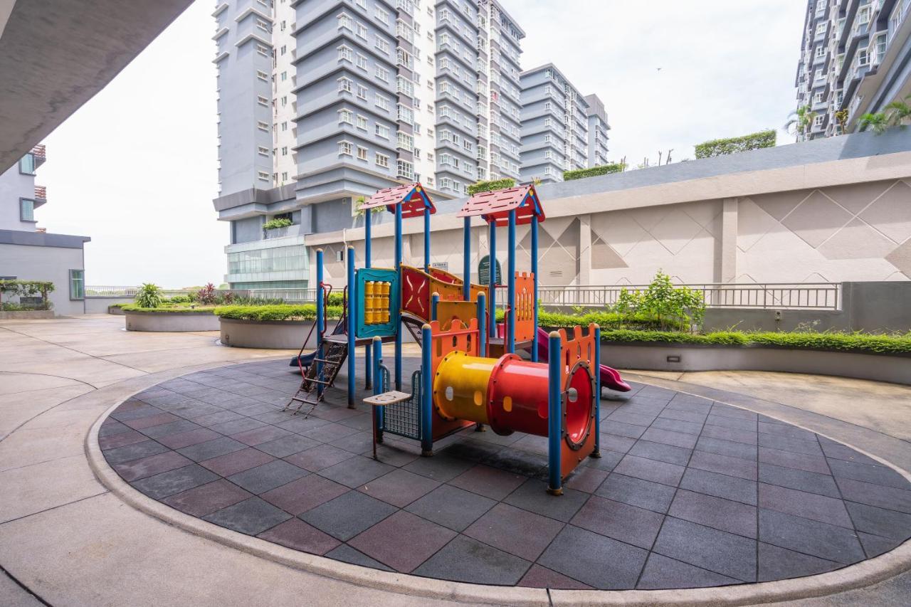 Cozy 2-Bedroom For 4 Pax With Pool - 수방자야 외부 사진